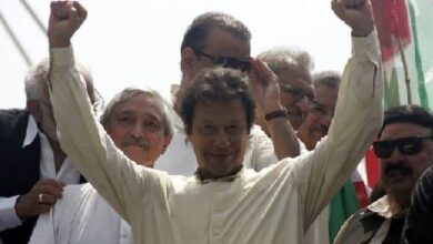 نجم الكريكيت خان ينشط مظاهرات ضد السلطة في البلاد 3