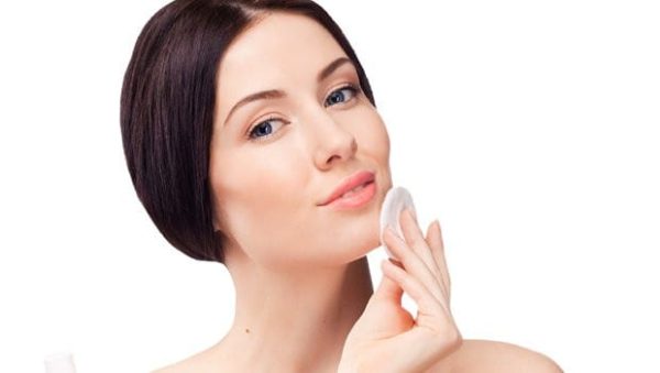 طرق بسيطة لعمل تونر للبشرة العادية في المنزل