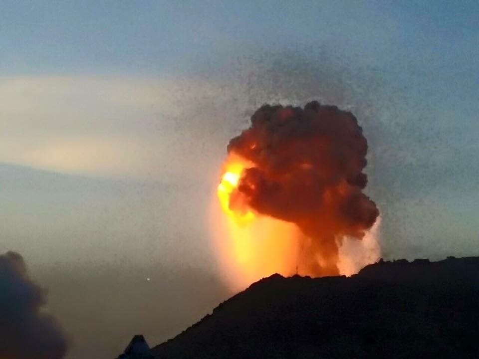 صور من الانفجار في جبل نقم في صنعاء اخر اخبار اليمن صحافه نت Image