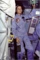 رائدة الفضاء سالي رايد على قوقل في الاحتفالية 64 14