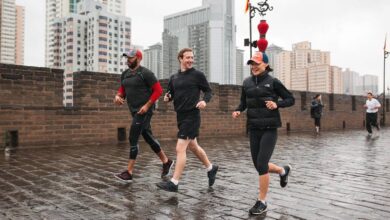صور مؤسس فيس بوك مارك Mark Zuckerberg‎‏ في الصين مع الفريق في رياضة الركض 2