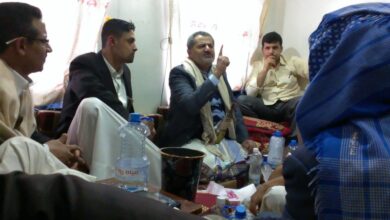 بالصور ناصر محمد اليماني المدعي المهدية يلتقي ببعض الشباب في صنعاء 143