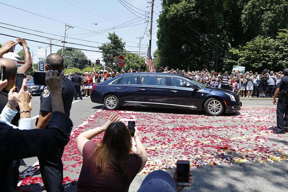صور من جنازة محمد علي كلاي اليوم في أمريكا بحضور العديد من الشخصيات 2