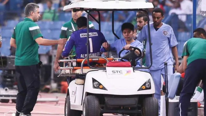 عبدالعزيز الجبرين في نادي النصر يصاب في إحدى المباريات