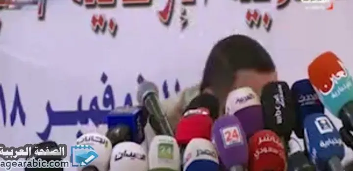 رشق وزير الإعلام اليمني بالحذاء ” عبد السلام جابر