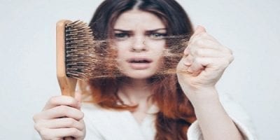 عادات يومية خاطئة تتسبب في تقصف الشعر