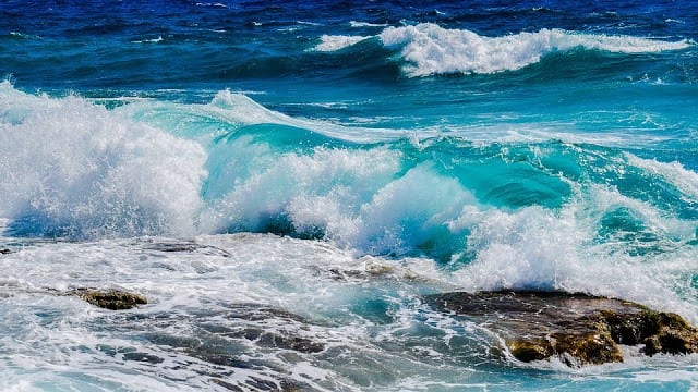 تفسير أمواج البحر في المنام