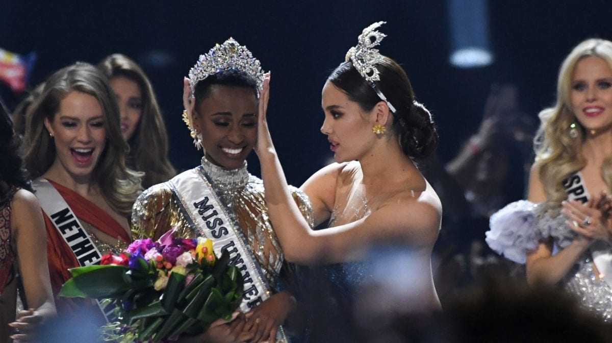 صور زوزيبيني تونزي ملكة جمال الكون 2020 العالم 1