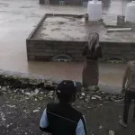 صور سيول مأرب وغرق مخيم السويداء من اخبار اليمن صحافة نت