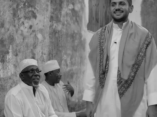 من هو سيد هاني الموسوي السيرة الذاتية