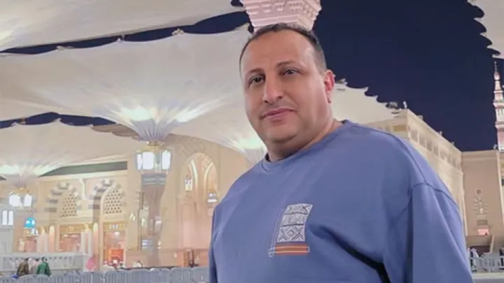 الفنان كمال طماح يستنكر تداول شائعات عن وفاته في حادث سير