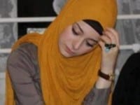 صور بنت تتامل فيس بوك بالحجاب الاصفر